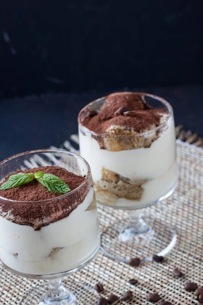Tiramisu tatlı gözlük