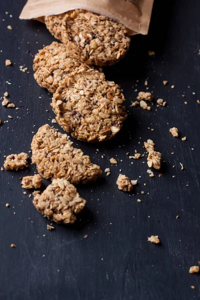 Barre Muesli Fatti Casa Uno Sfondo Nero — Foto Stock