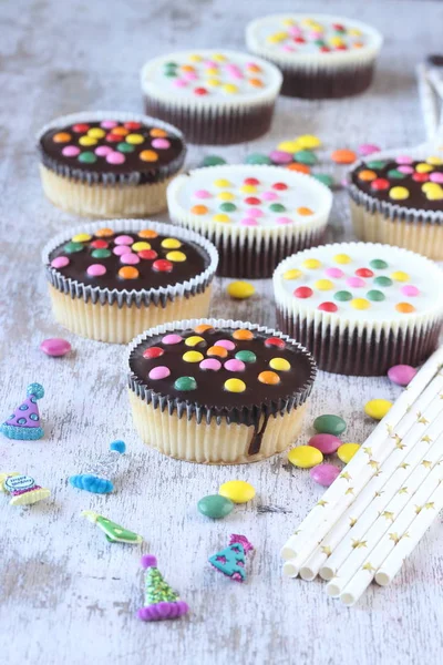 Cupcakes Mit Zuckerbeschichteter Schokolade — Stockfoto