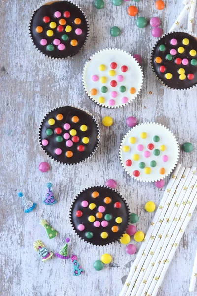Cupcakes Σοκολάτας Επικάλυψη Ζάχαρης — Φωτογραφία Αρχείου
