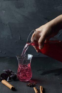 Geleneksel Türk Türkçesi Basil şurubu, şerbet, içki