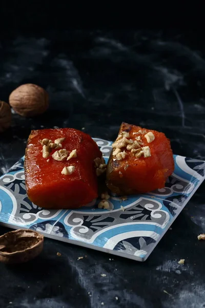 Traditionell Turkisk Pumpa Dessert Svart Bakgrund — Stockfoto