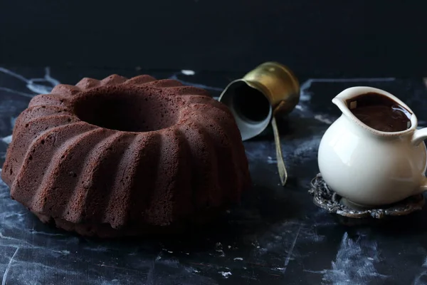 Домашний Шоколадный Торт Шоколадным Соусом — стоковое фото