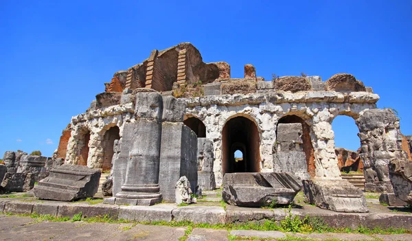 Capua İtalya, Roma amfi 