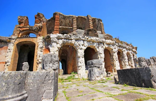 Capua İtalya, Roma amfi 
