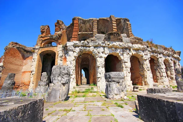 Capua İtalya, Roma amfi 