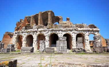 Santa Maria Capua Vetere amfitiyatro Capua'daki