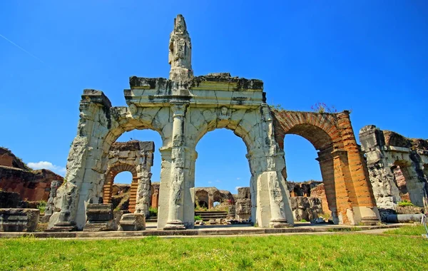 Santa Maria Capua Vetere amfitiyatro Capua'daki