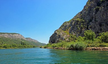 Cetina Nehri, Omis, Dalmaçya, Hırvatistan görünümünü