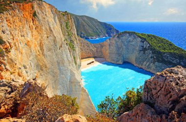 Yunanistan 'ın Zakynthos Adası' ndaki İnanılmaz Navagio Plajı (gemi enkazı)