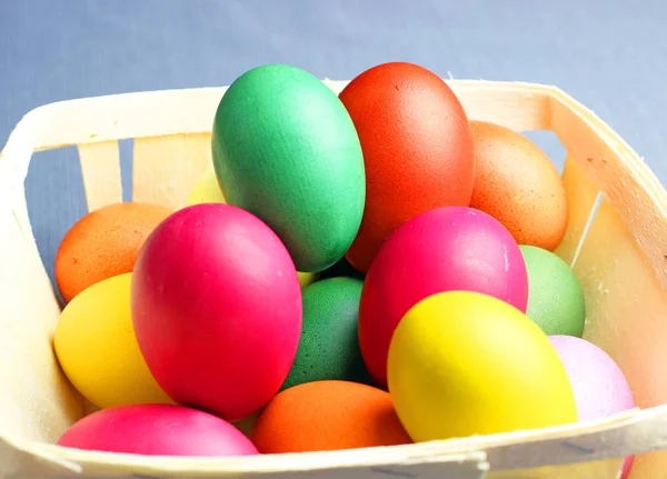 Huevos Pascua Sobre Fondo Madera —  Fotos de Stock