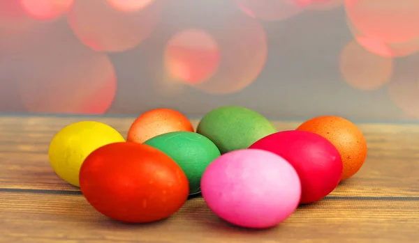 Huevos Pascua Sobre Fondo Madera —  Fotos de Stock