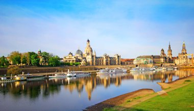 Dresden, Saksonya, Almanya 'da Elbe Nehri ile Eski Şehir