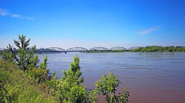 Grudziadz 'daki Vistula Nehri manzarası. Polonya