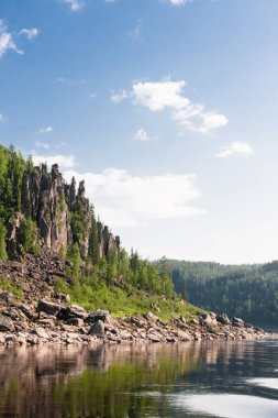 Büyük nehri olan Doğu Sibirya. Krasnoyarsk Bölgesi.