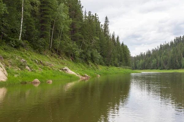 Yenisey Irmağı küçük bir kolu. Krasnoyarsk Bölgesi, Rusya Federasyonu