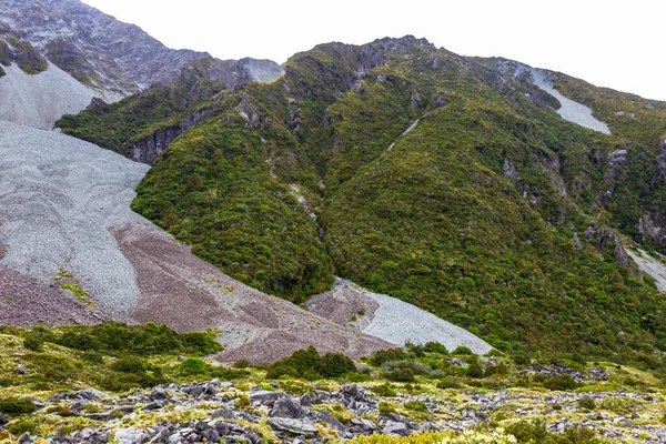 南アルプスの湖の間の谷の氷河の足跡 ニュージーランド — ストック写真