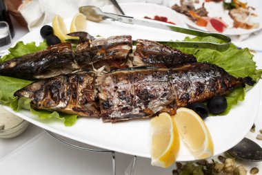 Izgarada pişmiş balık