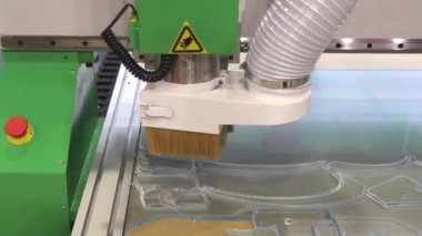 Su soğutmalı değirmen ve oyma makinesi. Cnc makinesi. Milling işleri 2 boyutlu ve 3 boyutlu uzayda. Akrilik cam, model plastik ve pleksiglas işleniyor.