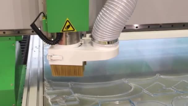 Watergekoelde Frees Graveermachine Cnc Machine Malen Ruimte Verwerking Van Acrylglas — Stockvideo