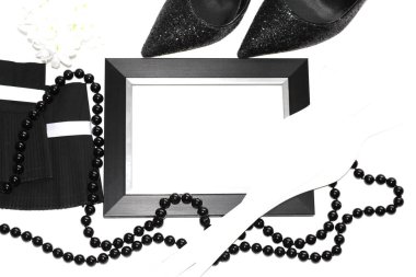 Düz Yat. Durgun hayat. Cinsel gardırop eşyaları. Metin için yer.