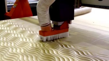 Cnc frezeleme makinesi. Parçaların yüksek kaliteli frezeleme ve gravür yüzeyleri için makine. Frezeleme ve Gravür Makinesi. 