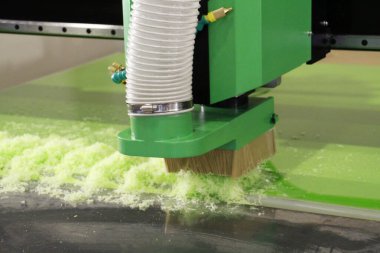 Cnc makinelerinde pleksiglas değirmeni. Endüstride modern 3D teknolojiler.