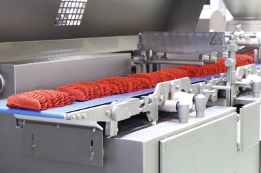 Fabrikada et ürünleri üretimi için kalıp sistemi.
