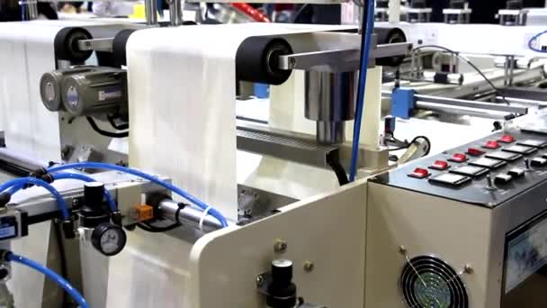 Video Shows Factory Producing Plastic Bags Shafts Spinning Cellophane Moves — Stock Video