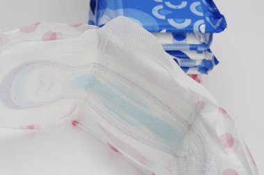 Aylık kullanım için contalar. Hijyen. Bir adet açık kadın yastığı.