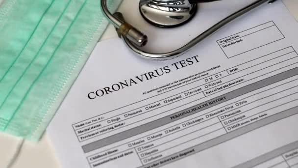 Prueba Laboratorio Para Determinación Del Coronavirus Concepto Paciente Rellena Formulario — Vídeos de Stock
