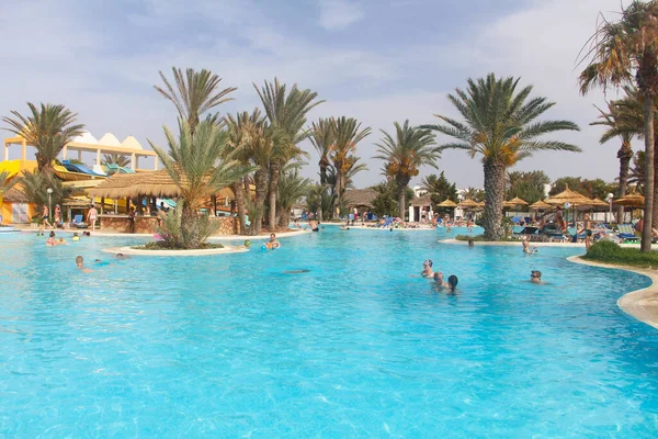 Tunisia 2019 Molte Persone Fanno Aerobica Piscina Vacanze Turistiche Vacanza — Foto Stock