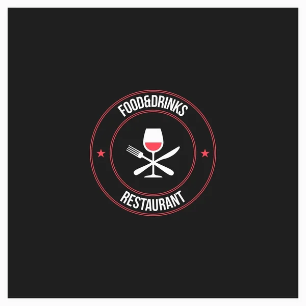 Logotipo de alimentos y bebidas. copa de vino con tenedor y cuchillo sobre fondo negro — Vector de stock