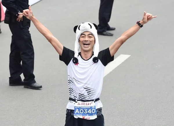 Kina Kinesiska Sichuan Chengdu Marathon löpare — Stockfoto
