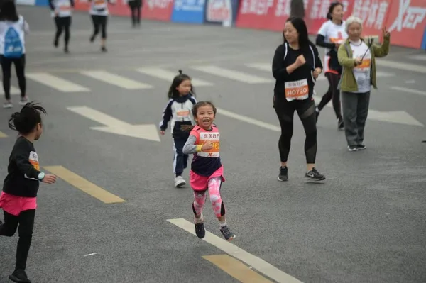 China chinês Sichuan Chengdu Maratona Runner Correndo — Fotografia de Stock