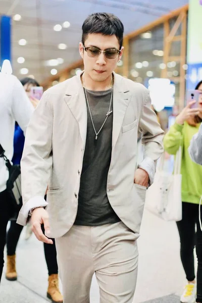 China elvis han fashion outfit beijing flughafen — Stockfoto