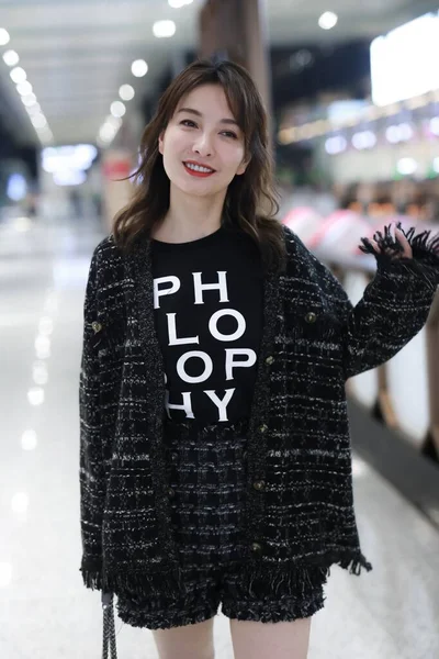 Κίνα Celebrity Wu Xin Shanghai Airport Fashion Outfit — Φωτογραφία Αρχείου