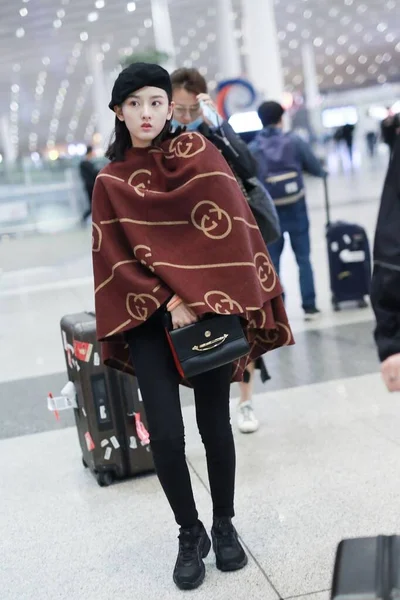 CHINA SONG ZU'ER FASHION OUTFIT BEIJING AIRPORT — Fotografie, imagine de stoc