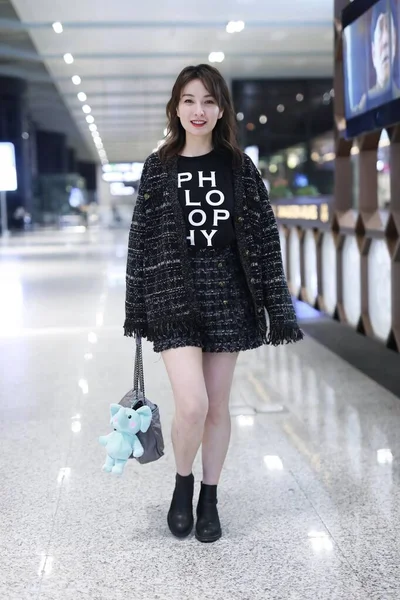 CHINA CELEBRITY WU XIN SHANGHAI AIRPORT FASHION OUTFIT — Fotografie, imagine de stoc