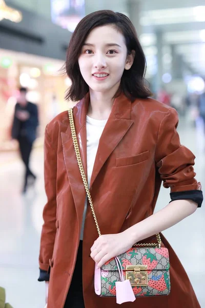 China Song Zuer Shanghai Airport Fashion Outfit — Stockfoto