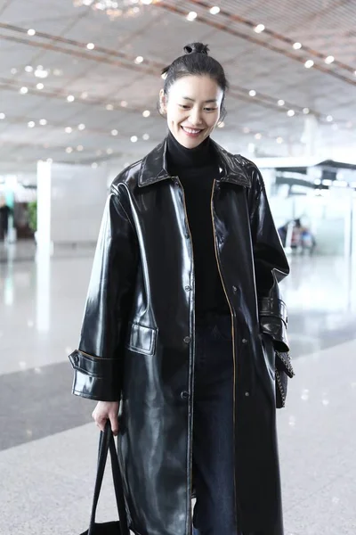 CHINA LIU WEN FASHION OUTFIT BEIJING AIRPORT — Stock Photo, Image