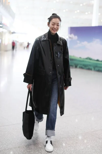 Κίνα Liu Wen Fashion Outfit Πεκίνο Αεροδρόμιο — Φωτογραφία Αρχείου