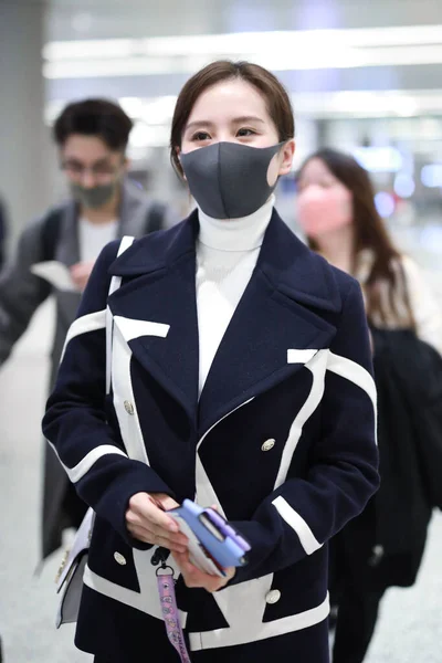 Kina Liu Shishi Shanghai Airport Fashion Outfit — Stockfoto