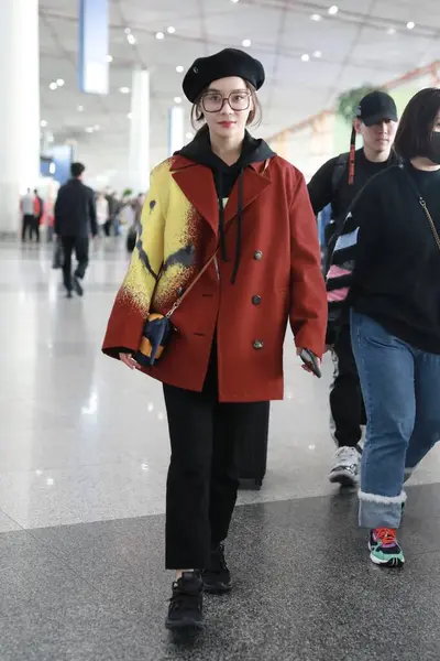 CHINA YUAN SHANSHAN FASHION OUTFIT BEIJING AIRPORT — Fotografie, imagine de stoc