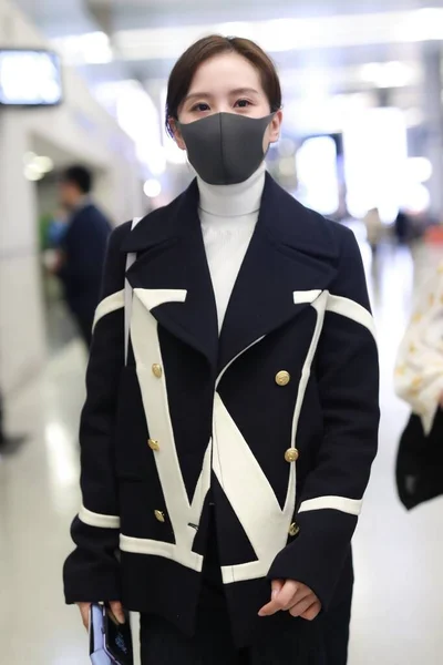 China liu shishi shanghai flughafen mode outfit — Stockfoto