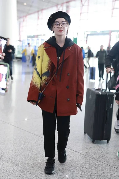 Kina Yuan Shanshan Fashion Outfit Pekings flygplats — Stockfoto