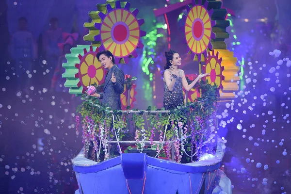 CHINA CHINESE DOUBLE 11 SINGLES' DAY SHANGHAI PERFORMANCE — Stock Photo, Image