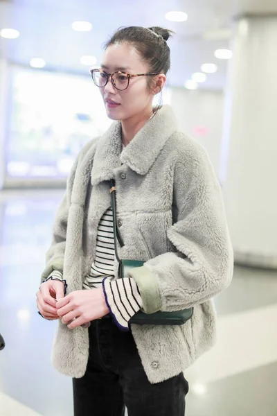 Китай Liu Wen Fashion Outfit Beijing Airport — стокове фото