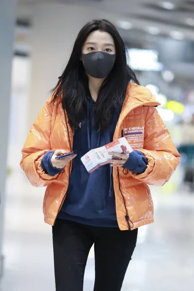 КИТАЙ ГУАН XIAOTONG FASHION OUTFIT BEIJING AIRPORT — стоковое фото