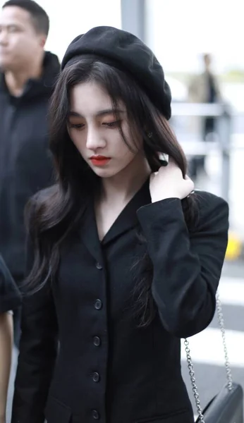 Κίνα Ju Jingyi Shanghai Airport Fashion Outfit — Φωτογραφία Αρχείου